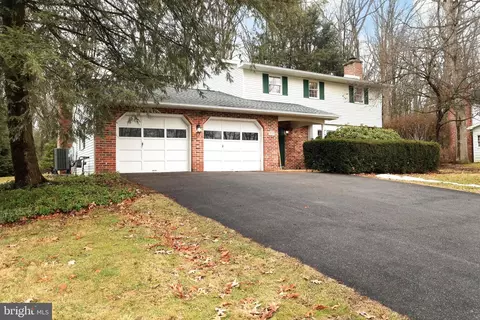 1446 Park Ln, State College, PA 16803