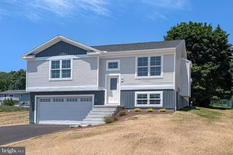 131 3rd St, Centre Hall, PA 16828