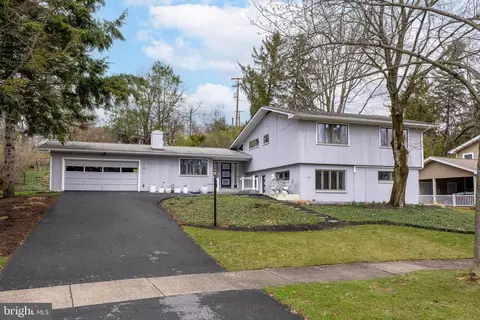 1137 Dorum Ave, State College, PA 16801