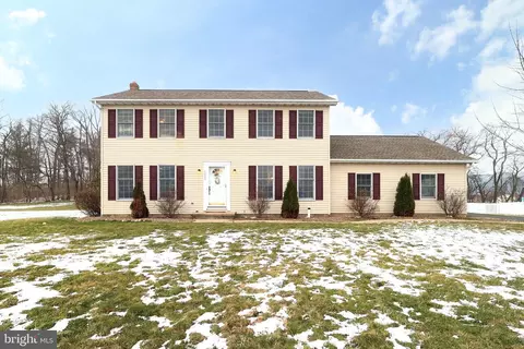 1039 E Springfield Dr, Bellefonte, PA 16823