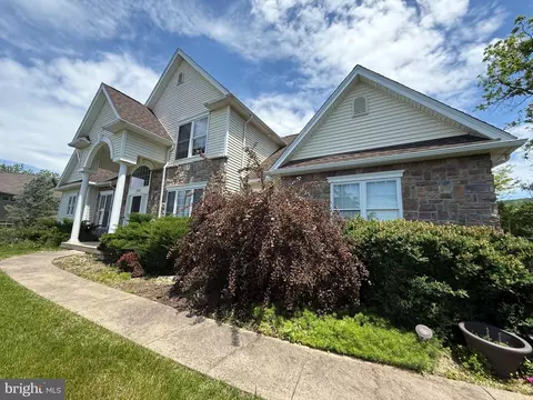 248 Ivy Hill Dr, State College, PA 16801