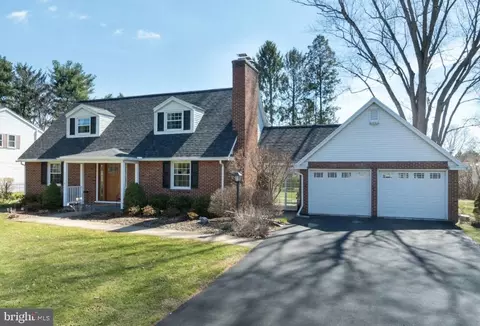 1628 Cherry Hill Rd N, State College, PA 16803