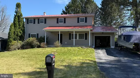 242 Spring St, State College, PA 16801