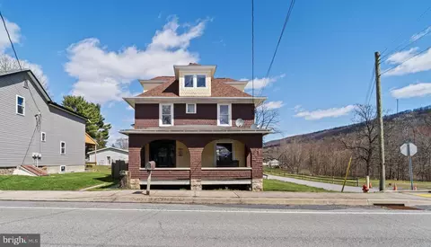 209 S High St, Port Matilda, PA 16870