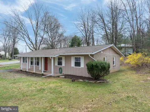 1952 Highland Dr, State College, PA 16803