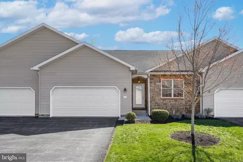 216 Rosewood Cv, Bellefonte, PA 16823