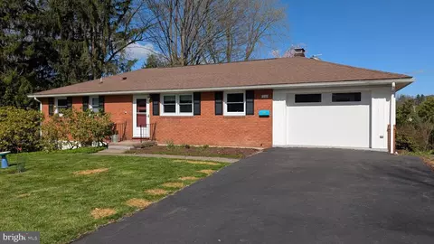 221 Ellen Ave, State College, PA 16801