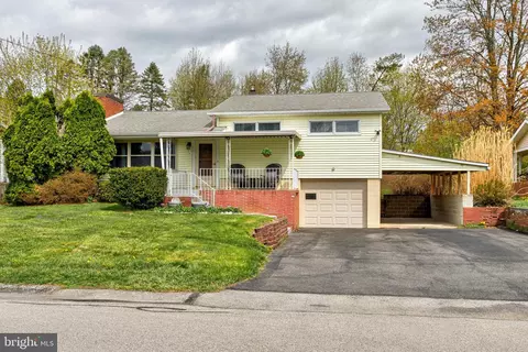 321 Kimport Ave, Boalsburg, PA 16827