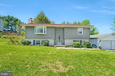 111 Fairbrook Dr, Pennsylvania Furnace, PA 16865
