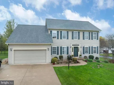 1455 N Foxpointe Dr, State College, PA 16803