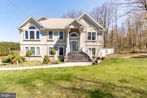 321 Mt Nittany Rd, Lemont, PA 16851