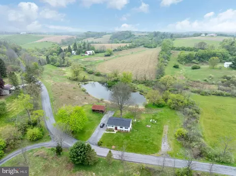 379 Mountain Back Rd, Spring Mills, PA 16875
