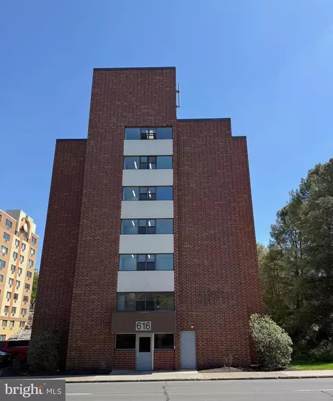 616 E College Ave #305, State College, PA 16801