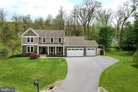 110 Meadowview Dr, State College, PA 16801