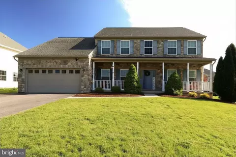 165 Mccann Dr, State College, PA 16801