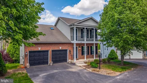 120 Tradition Cove Ln, State College, PA 16803