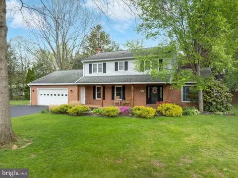 815 Outer Dr, State College, PA 16801