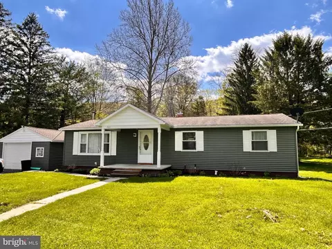 301 E Race St, Julian, PA 16844