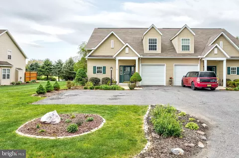 415 Stony Pointe Dr, Bellefonte, PA 16823