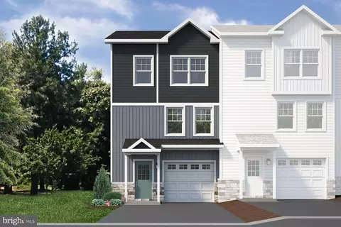 186 Highpoint Park Dr, Pleasant Gap, PA 16823