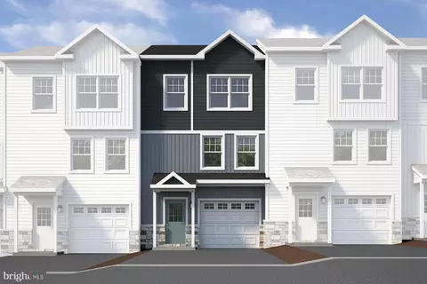 182 Highpoint Park Dr, Pleasant Gap, PA 16823