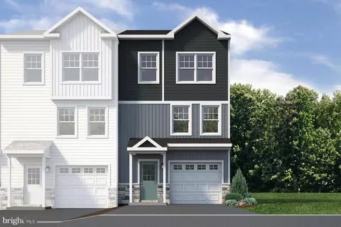 178 Highpoint Park Dr, Pleasant Gap, PA 16823