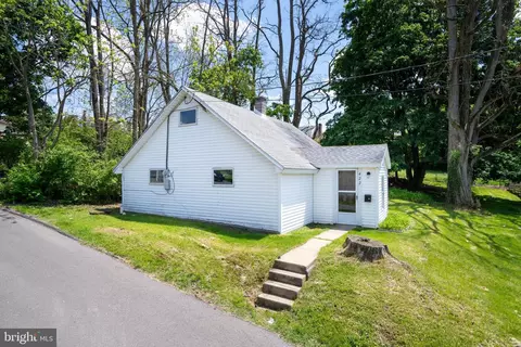 422 E Manchester Ln, Bellefonte, PA 16823