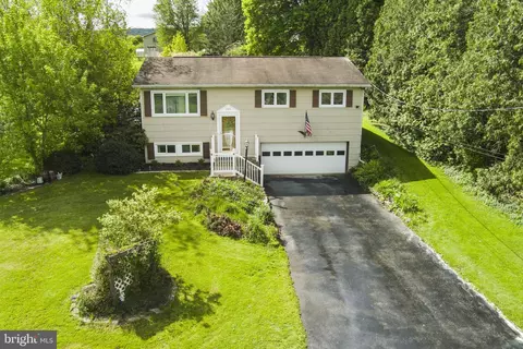 306 Marengo Ln, Pennsylvania Furnace, PA 16865