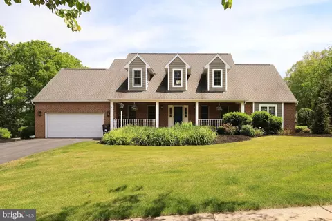 1424 Megan Dr, State College, PA 16803