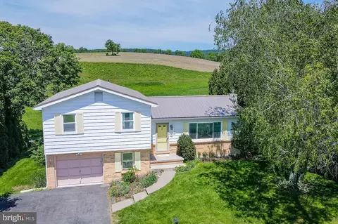 123 Ridge Ave, Centre Hall, PA 16828