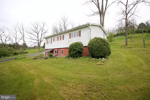 108 Pat Ln, Spring Mills, PA 16875