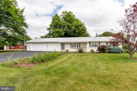 1529 Cromer Dr, State College, PA 16803