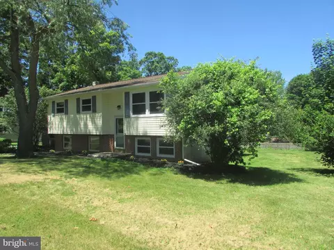 404 Beaverbrook Dr, Pennsylvania Furnace, PA 16865