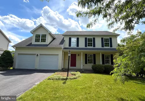 2294 Autumnwood Dr, State College, PA 16801