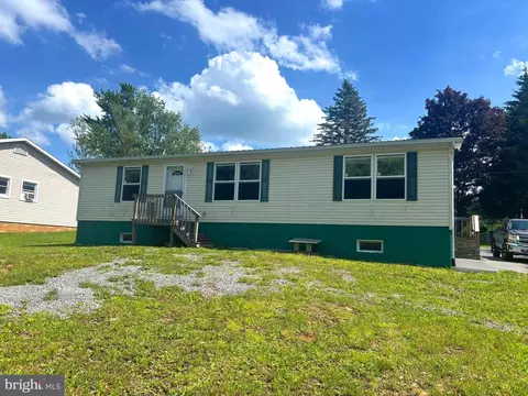 107 E Park Ave, Snow Shoe, PA 16874