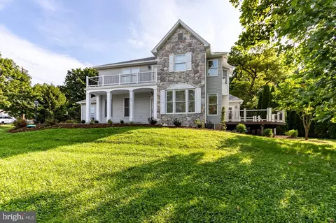 726 Hillcrest Ave, State College, PA 16803