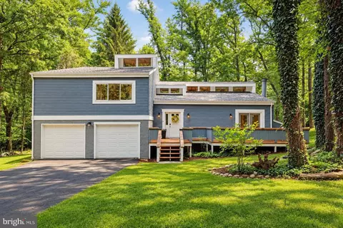 1845 Woodledge Dr, State College, PA 16803