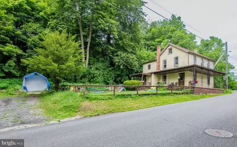 104 W Firehall Rd, Spring Mills, PA 16875