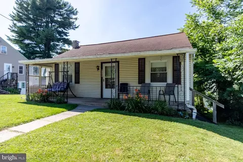 277 E Pine Grove Rd, State College, PA 16801