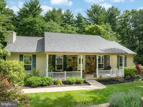 35 Coventry Ln, State College, PA 16803