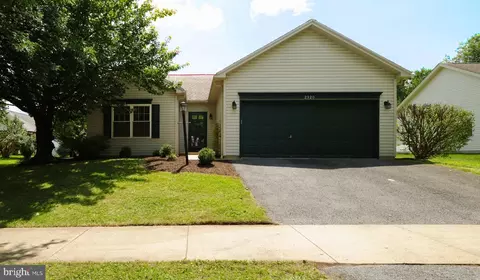 2320 Falconpointe Dr, State College, PA 16801