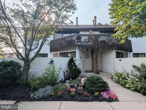 801 Stratford Dr #15, State College, PA 16801