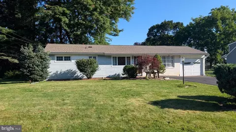107 Horseshoe Cir, Pennsylvania Furnace, PA 16865