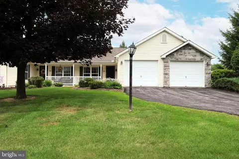 104 Penns Ct, Centre Hall, PA 16828