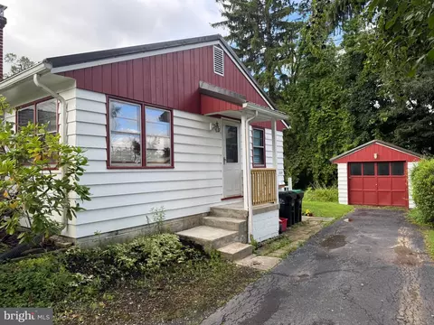 1204 S Allen St, State College, PA 16801