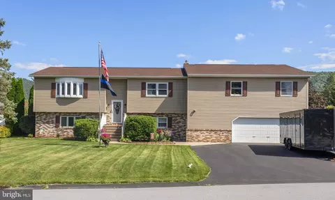 186 Norman Ave, Pleasant Gap, PA 16823