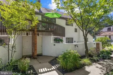 810 Stratford Dr #7, State College, PA 16801