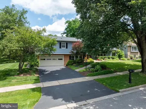 1203 Smithfield Cir, State College, PA 16801