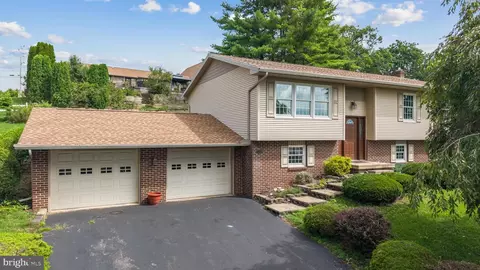1255 Fairview Dr, Bellefonte, PA 16823