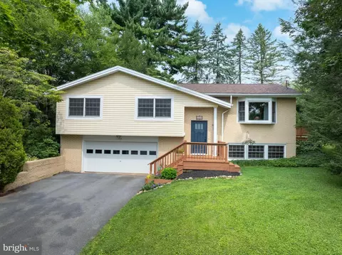705 Windsor Ct, State College, PA 16801